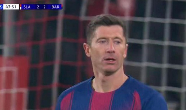 MK体育官网-进错门了，进了105球的莱万欧冠生涯首次打入乌龙球