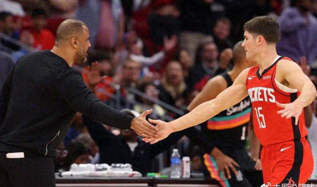 谢泼德征服乌度卡！轰18分携手KD拯救申京 3大理由让他值得被重用|火箭|凯文·杜兰特|艾米-乌度卡|休斯敦火箭队|费城76人队_新浪体育_新浪新闻