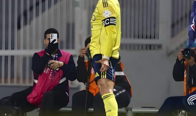 C罗制胜+解锁960球，连创3大纪录！2-1险胜保级队，胜利拒绝爆冷