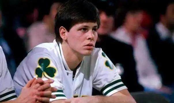 MK体育下载-多位高管抱怨戈贝尔交易 安吉再度展现顶级能力