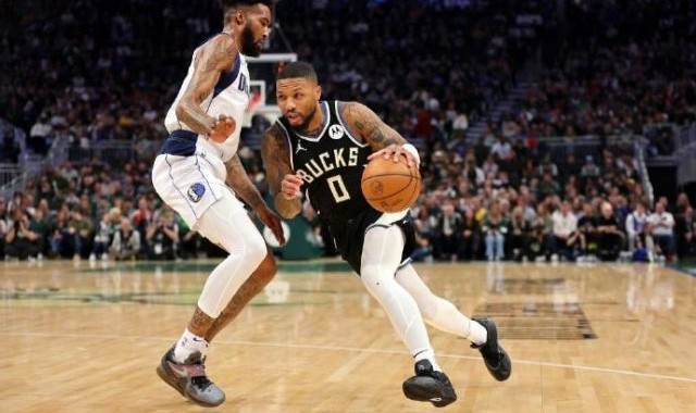 MK体育官网-末节43分埋葬独行侠 4连胜！雄鹿化学反应逐渐向好