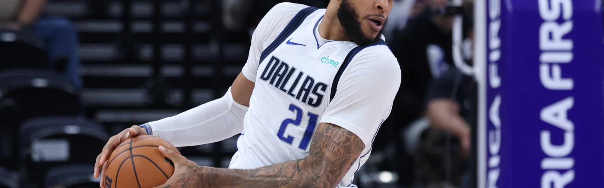 MK体育APP-美记：独行侠中锋加福德已成为勇士值得关注的交易目标