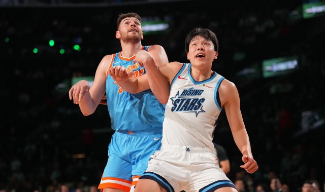 MK体育-斯普利特：中锋以前只需要挡拆&amp;顺下 现在更多持球&amp;运球&amp;拉开空间