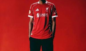 MK体育APP-回声报：弗林蓬恢复训练伊萨克首次参加合练，巴伊切蒂奇草地训练