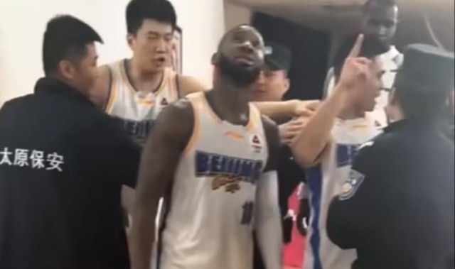 MK体育下载-山西队主场太荒唐！首钢队客场赢球，陈盈骏被吐口水