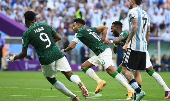 MK体育APP-撞翻球王！道萨里率领沙特队再现米拉大叔辉煌